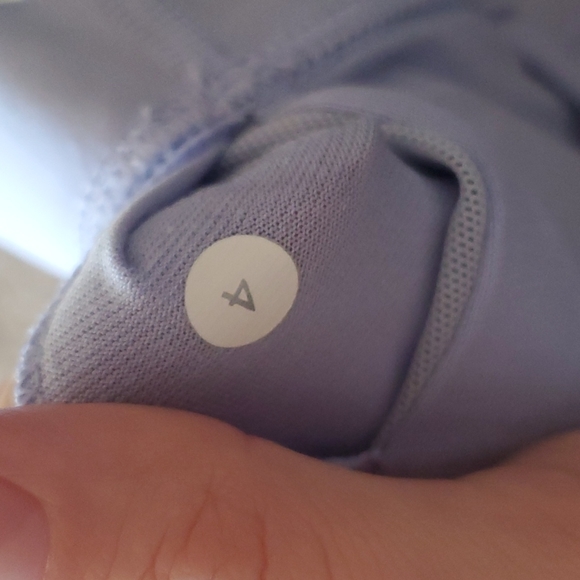 Lululemon energy bra size 4 - Picture 5 of 5